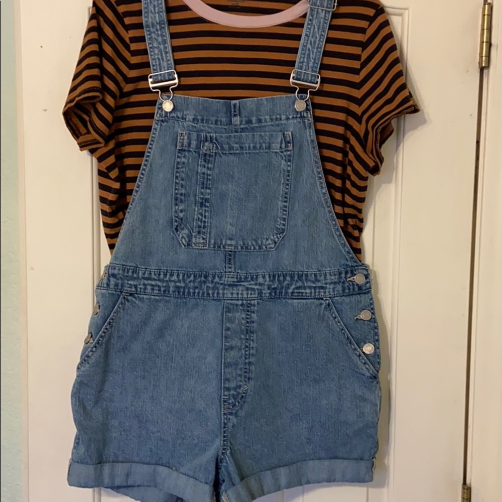 Gap Medium Wash Overall Shorts